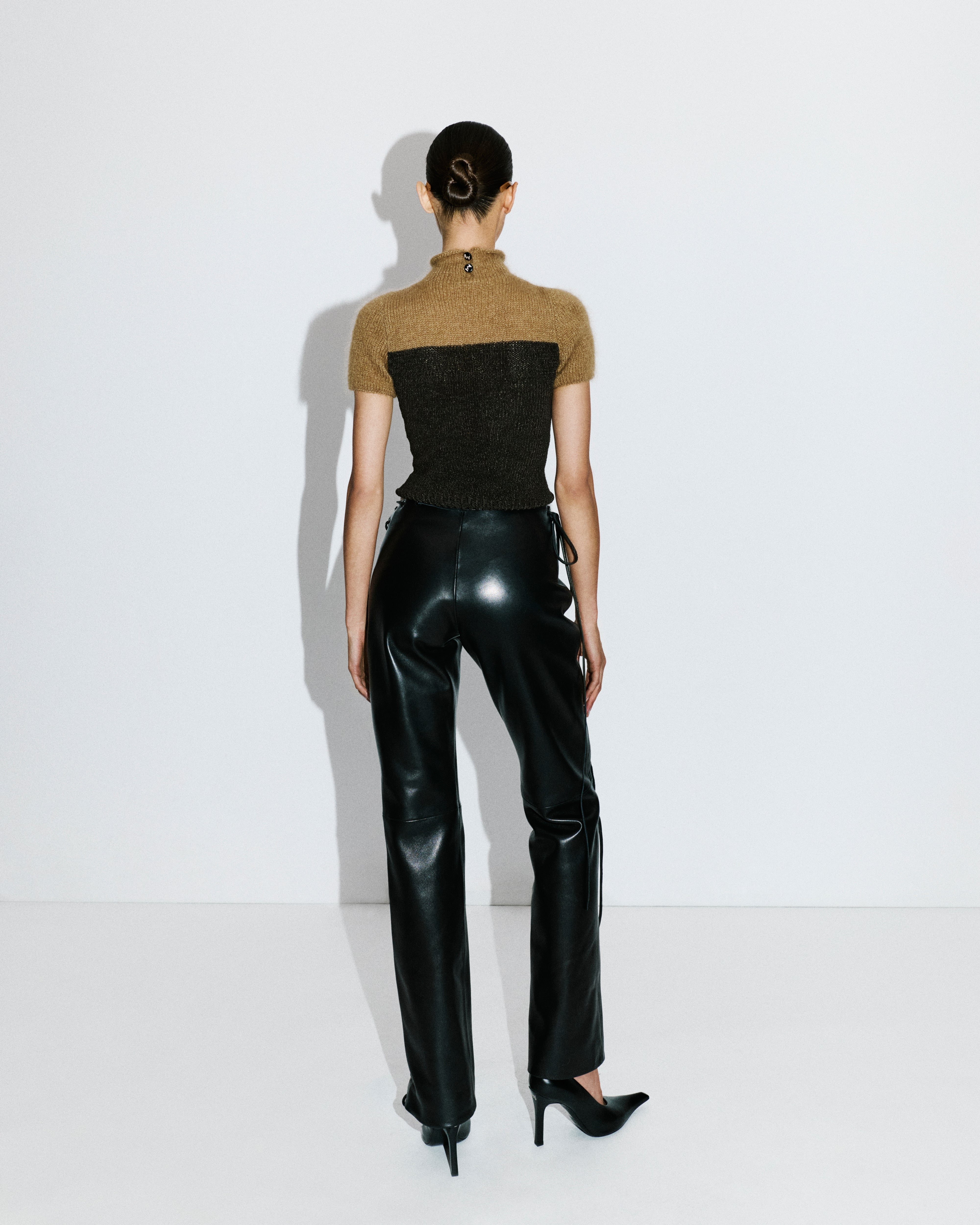 LEATHER PANTS