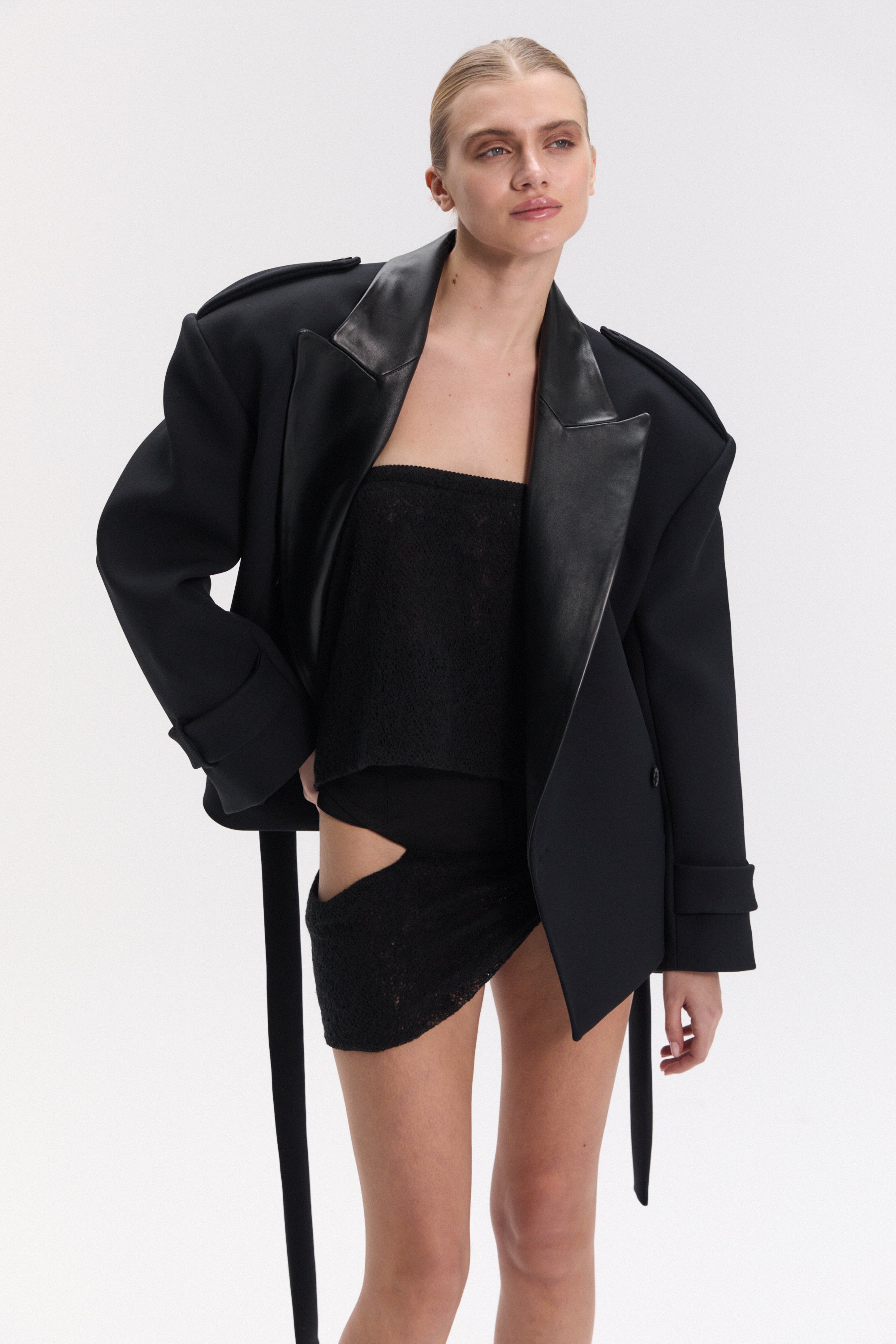 RIONI PAR BLAZER IN BLACK