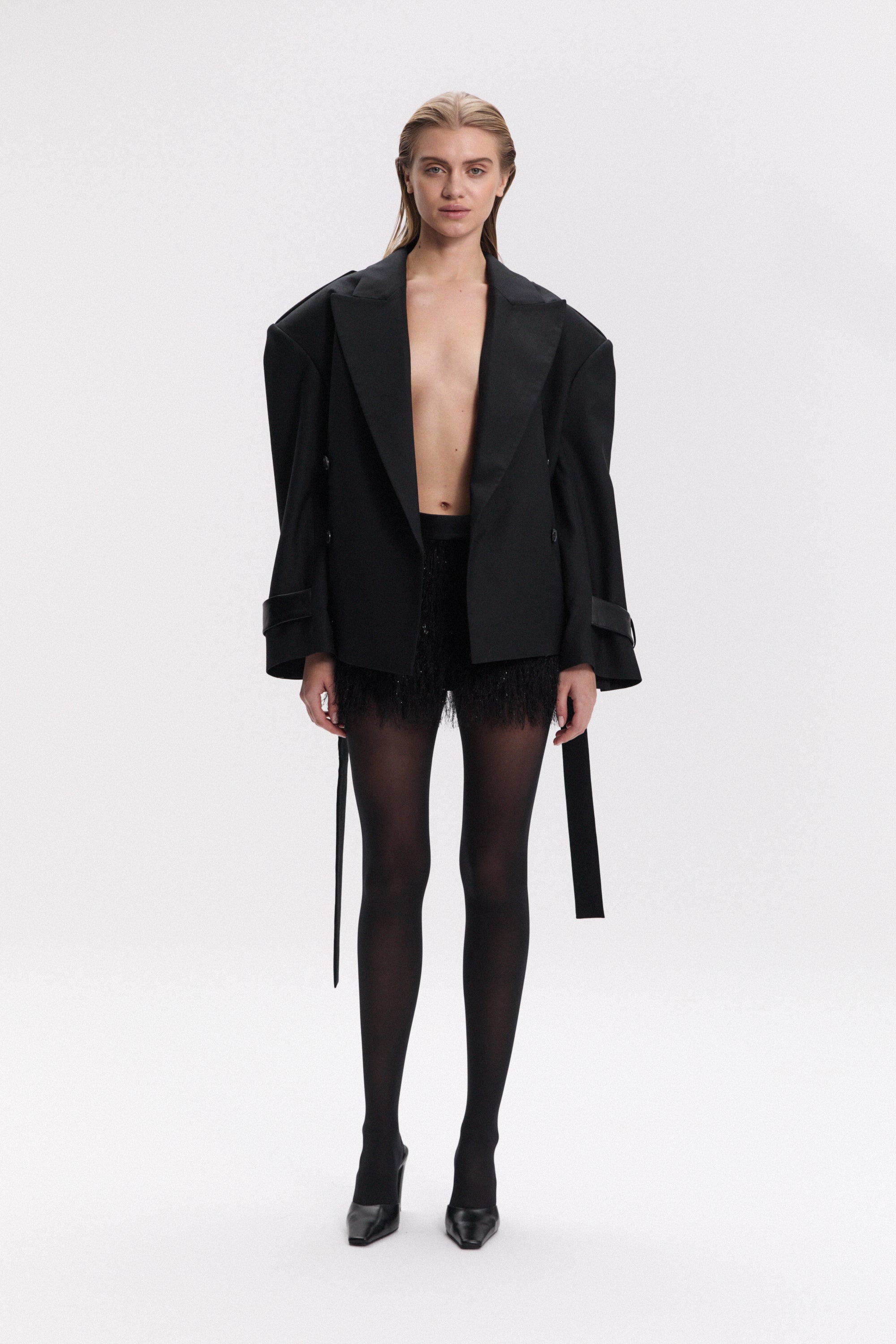 RIONI BLAZER IN BLACK