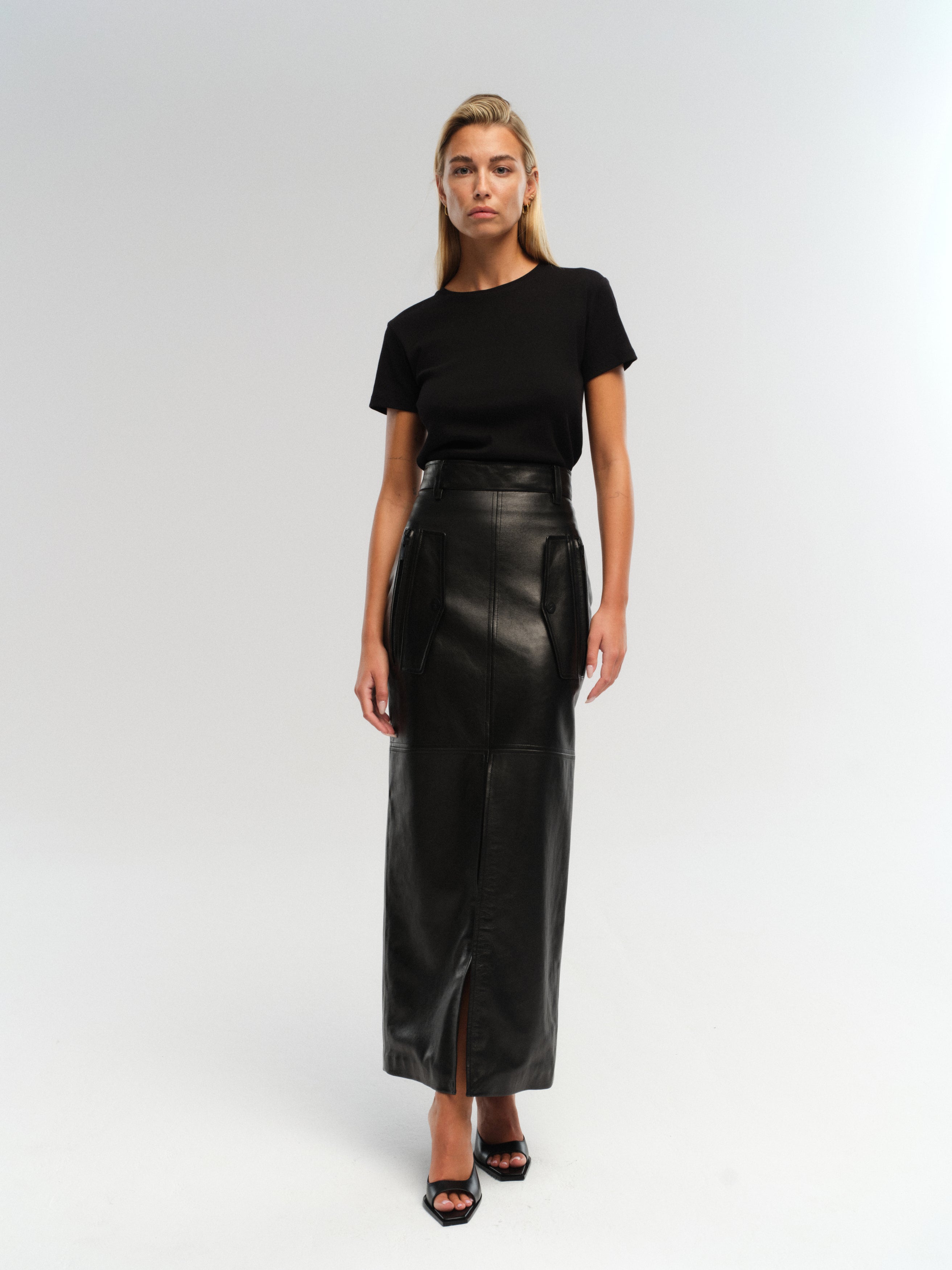 LARVIK BLACK