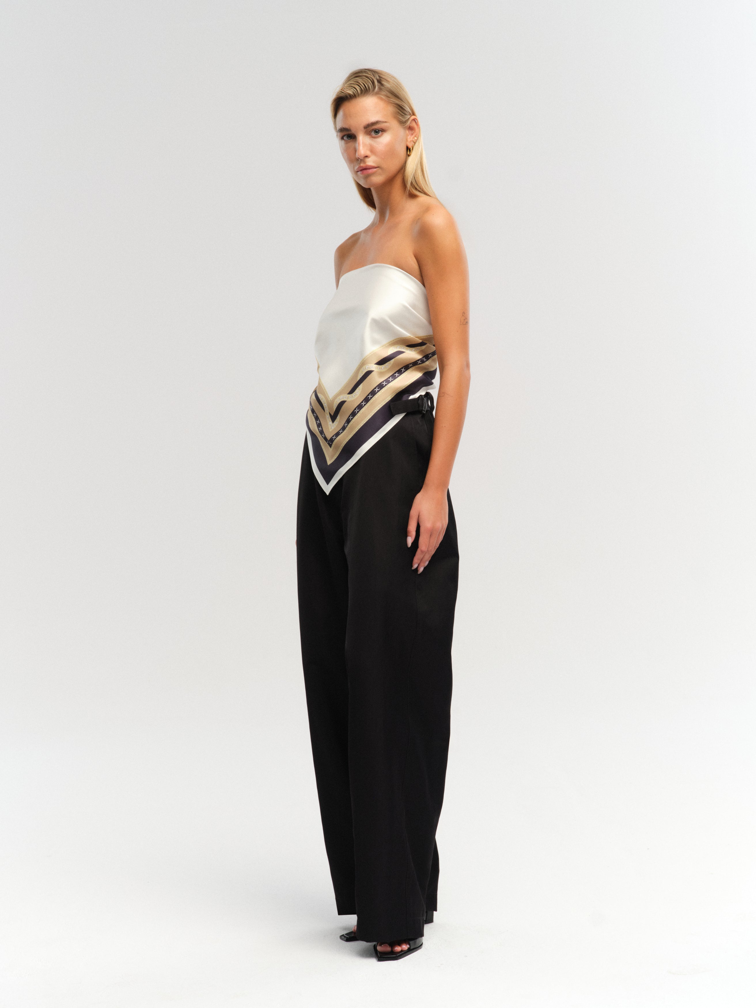 MELFI PANTS IN BLACK