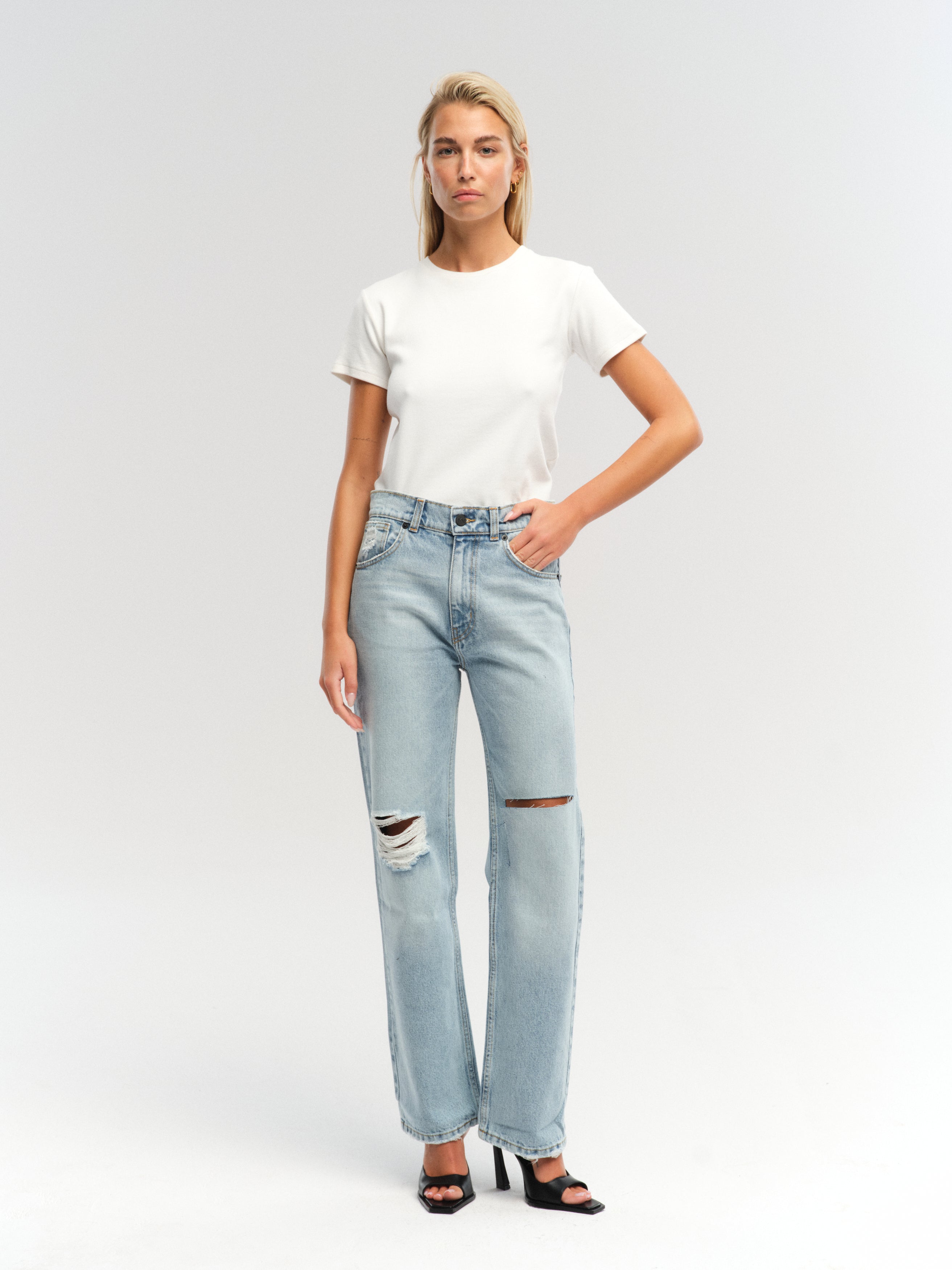 LARVIK WHITE