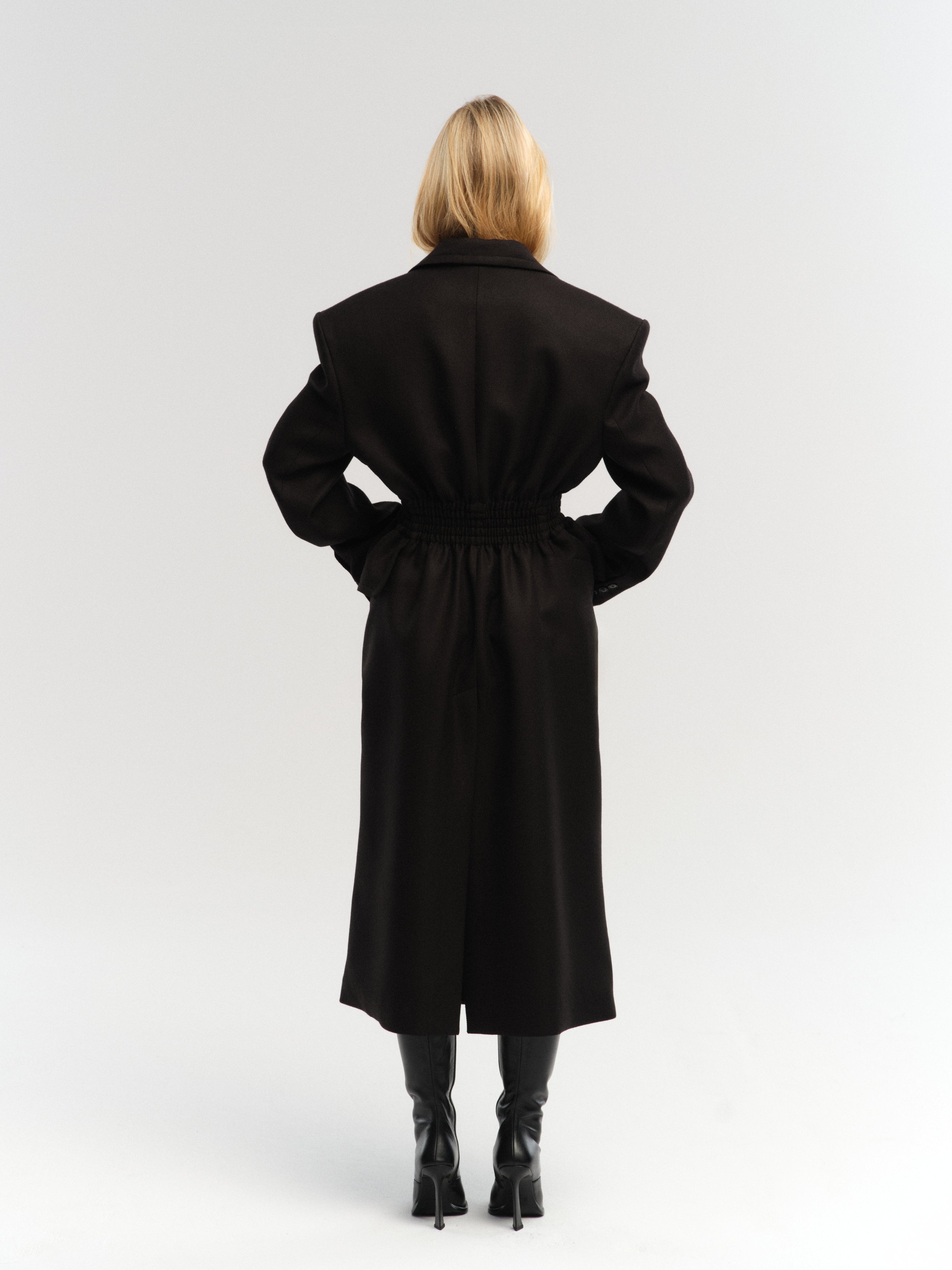 ANDROMEDA COAT IN BLACK