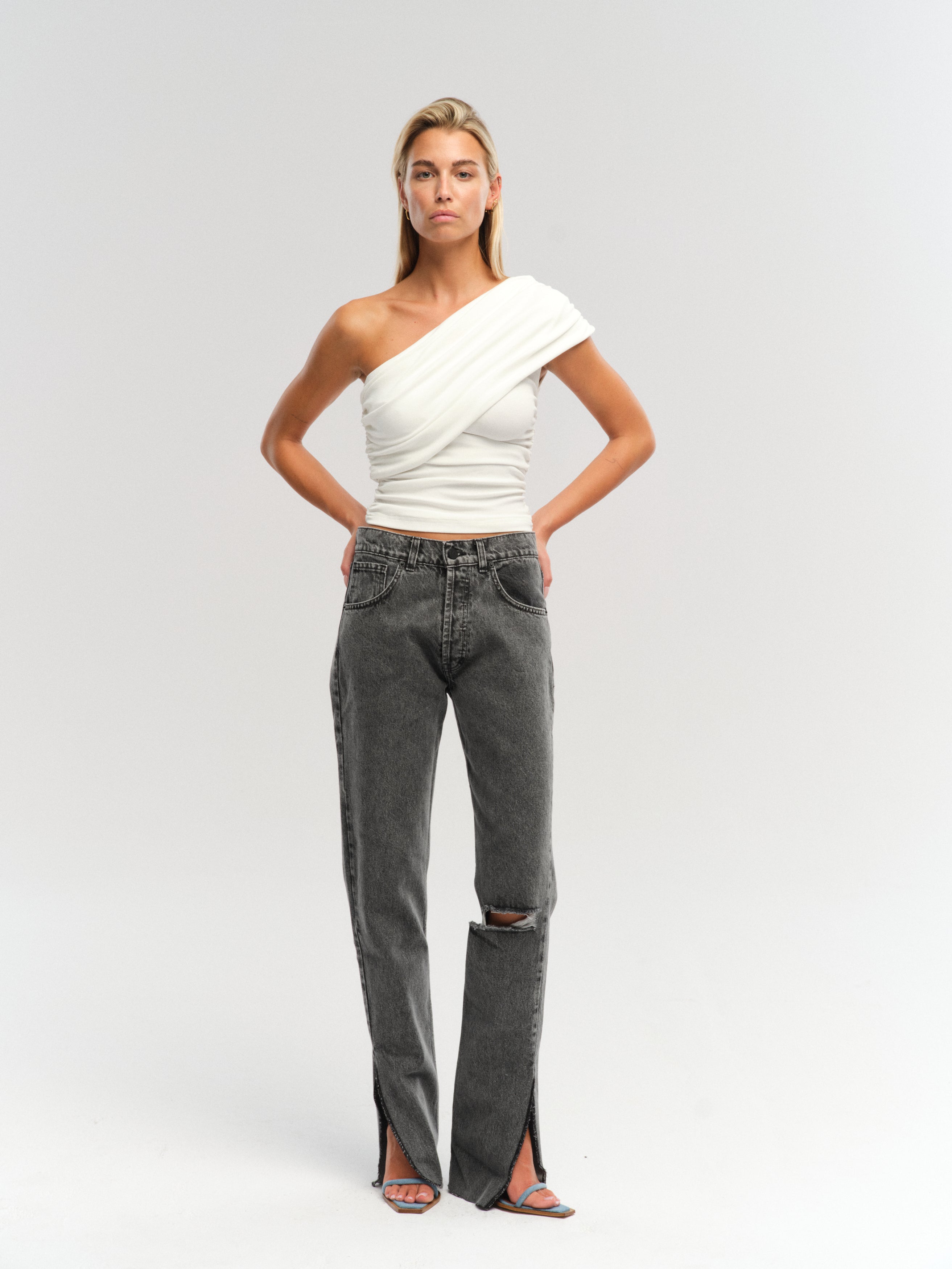 NARO TOP IN WHITE