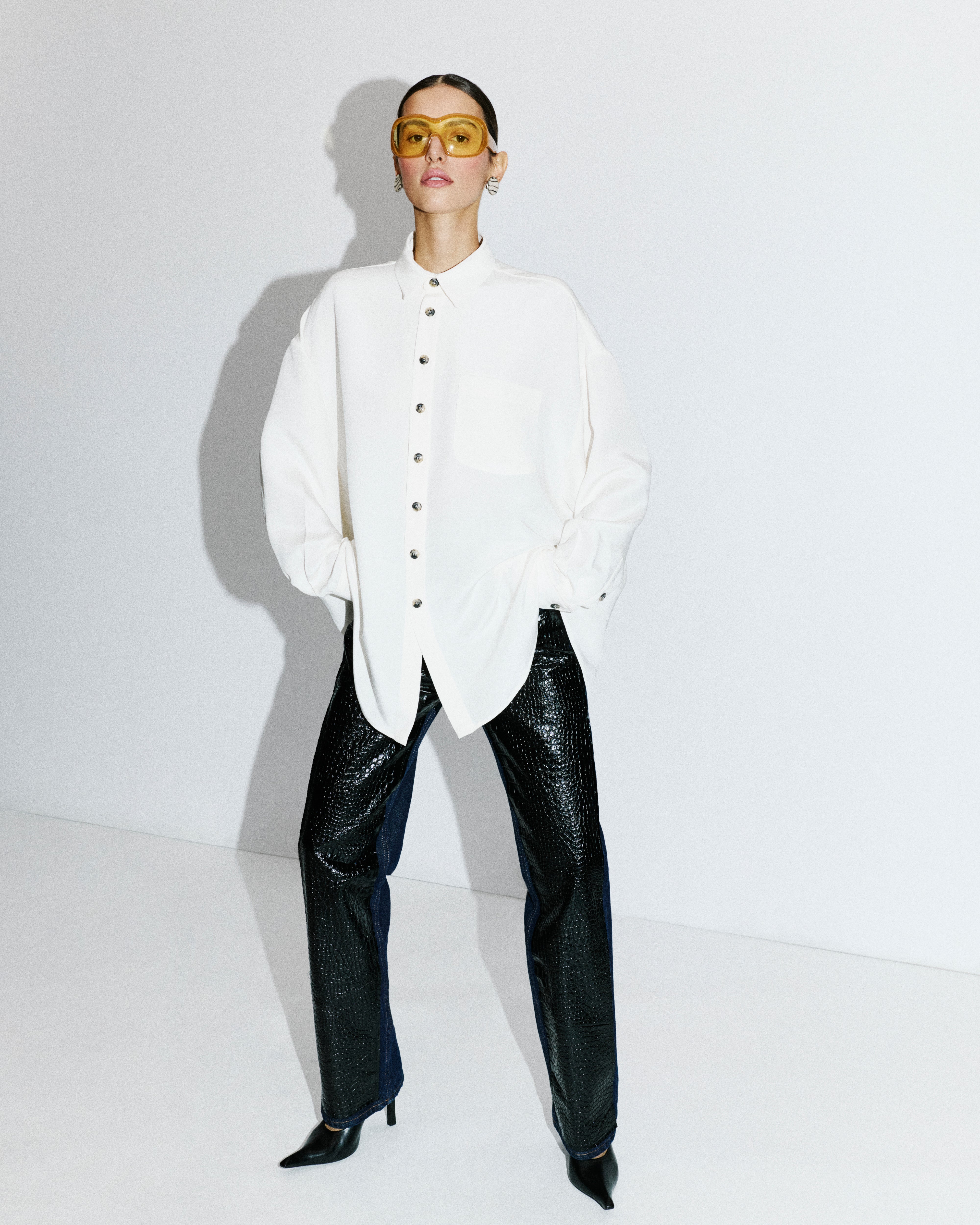 DENIM PANTS WITH LEATHER