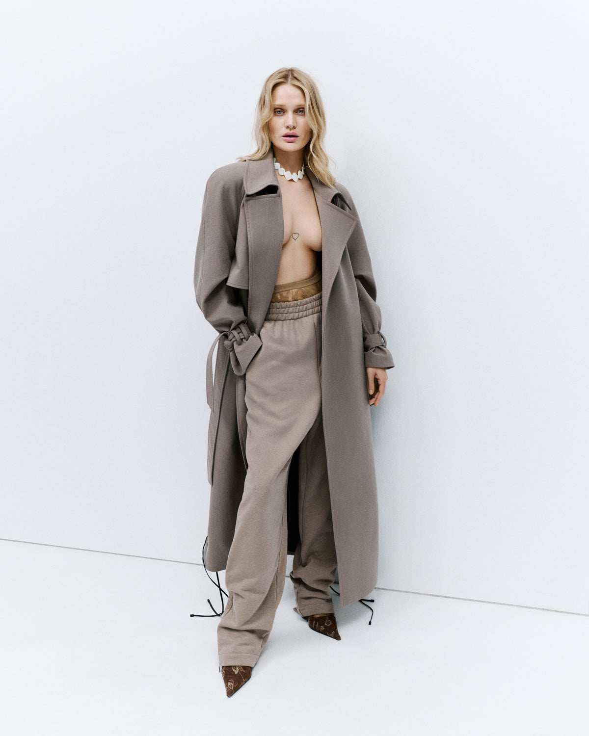 TRENCH COAT