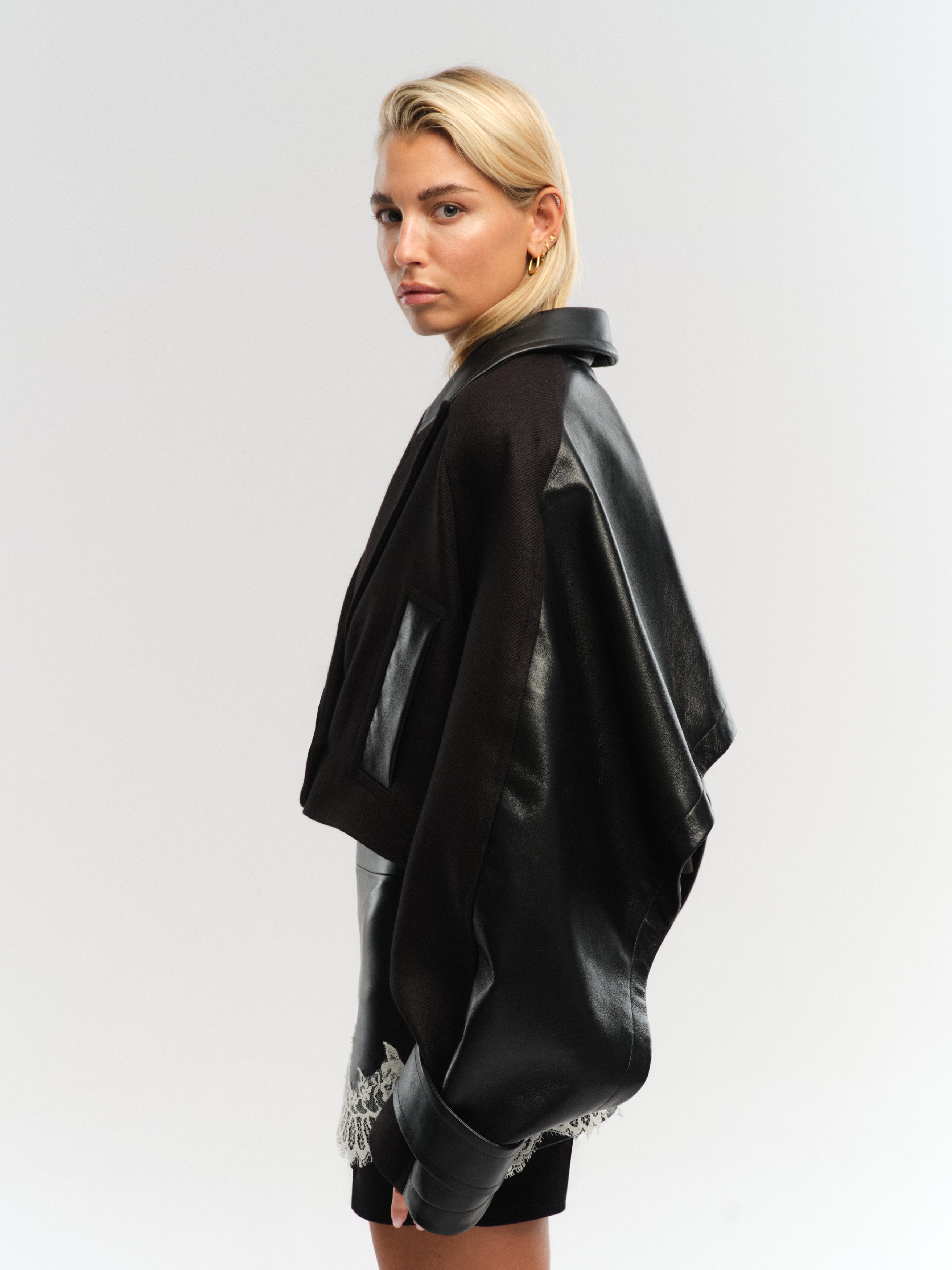 LAMIA JACKET IN BLACK