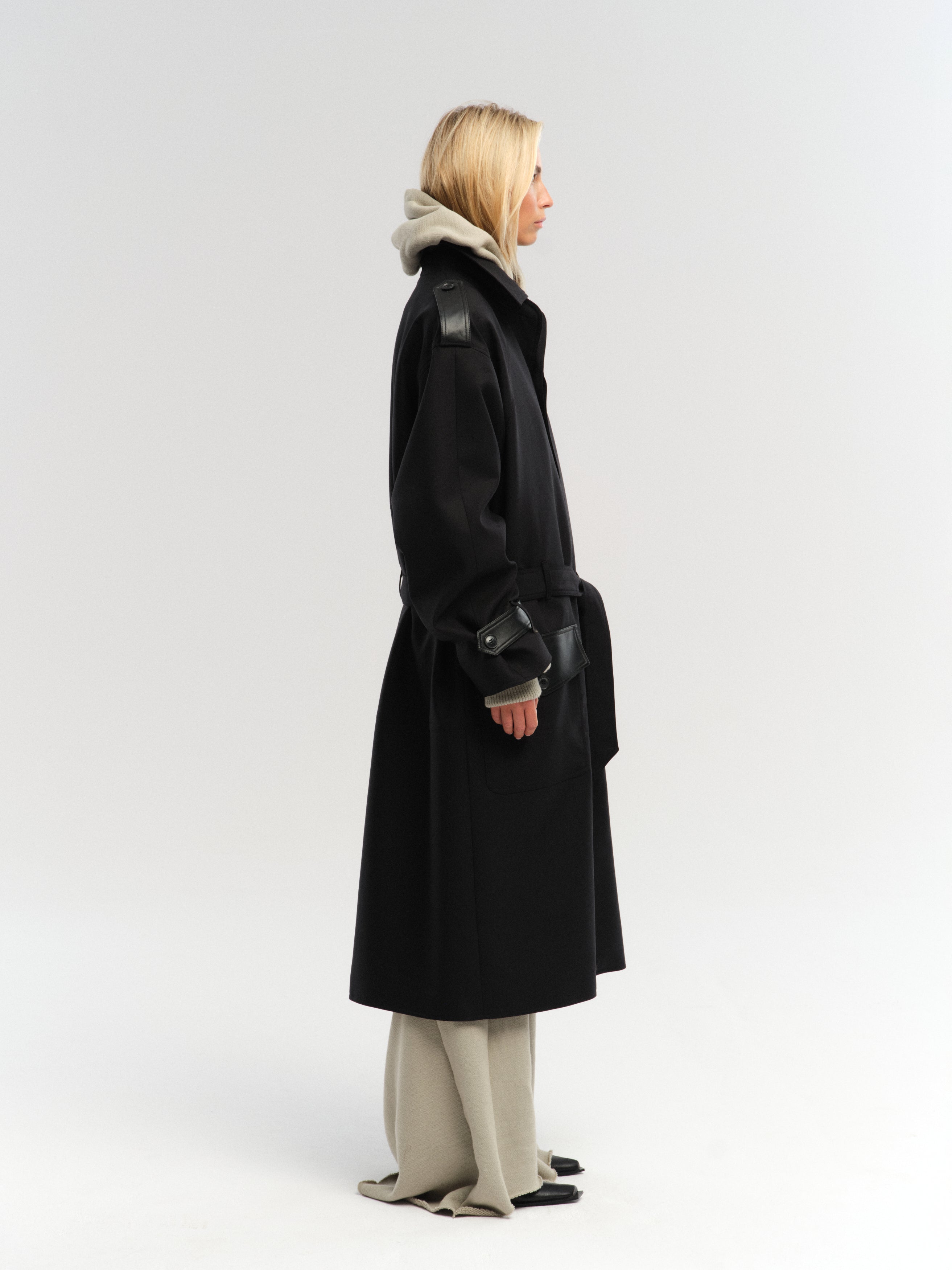 FABERO COAT IN BLACK