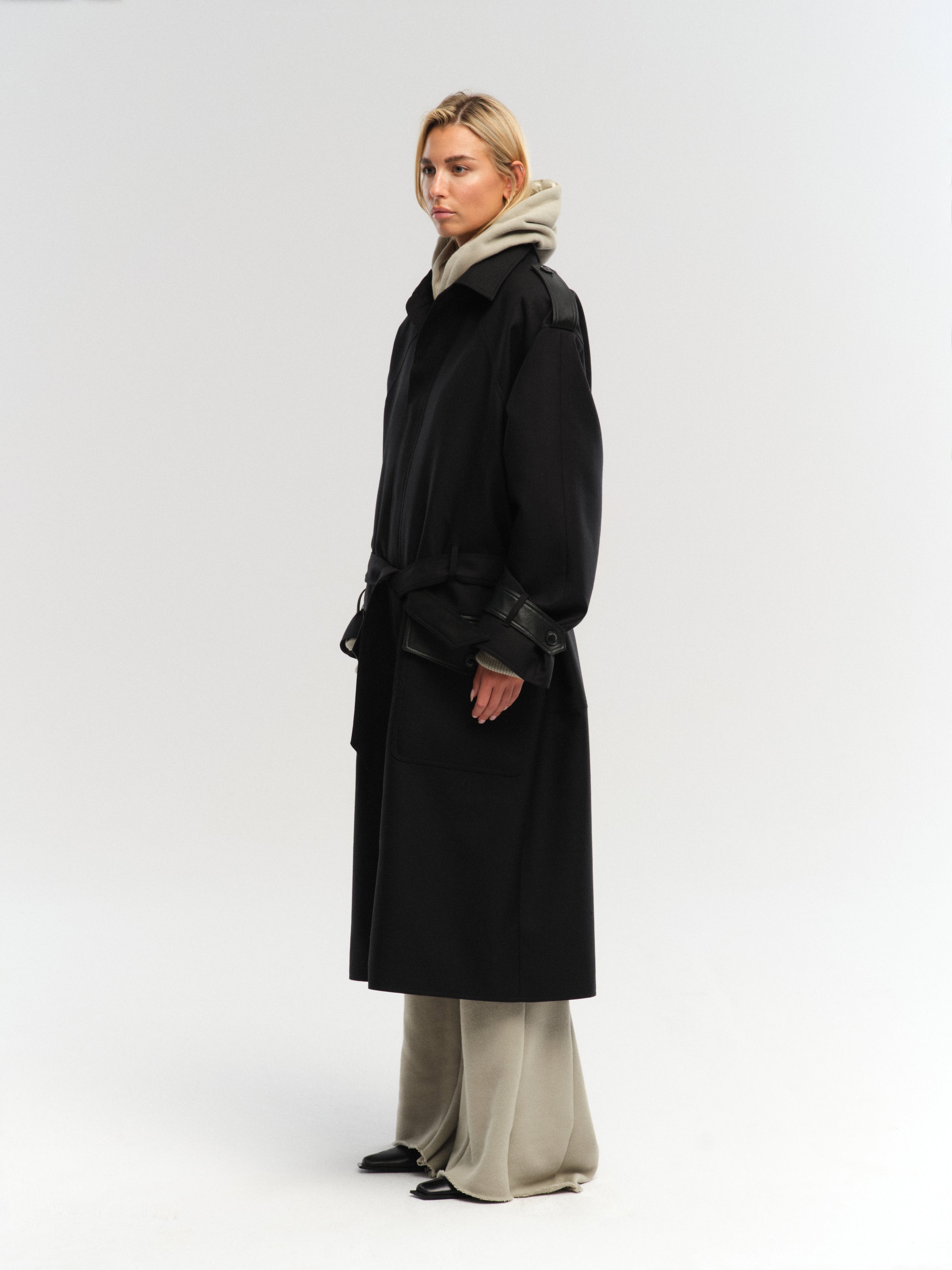 FABERO COAT IN BLACK