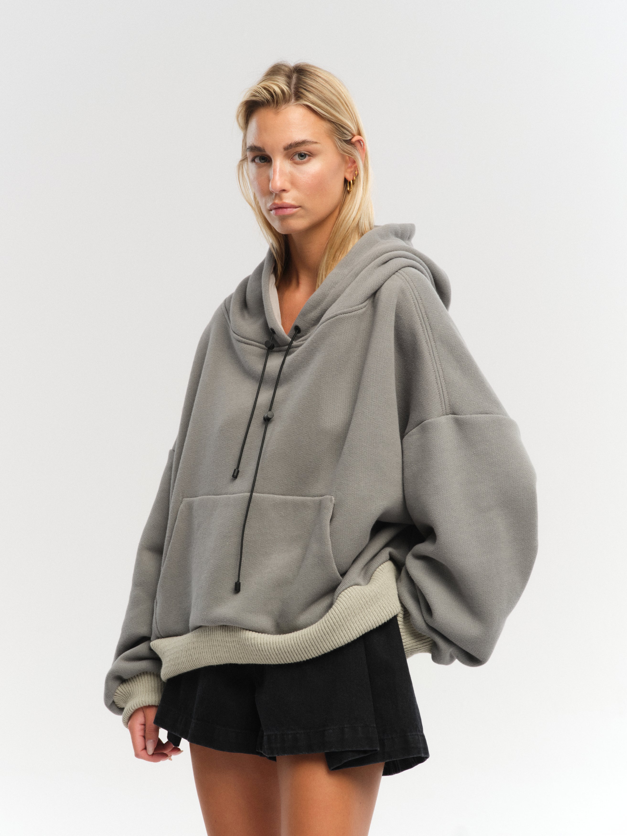 SALO HOODIE IN BEIGE