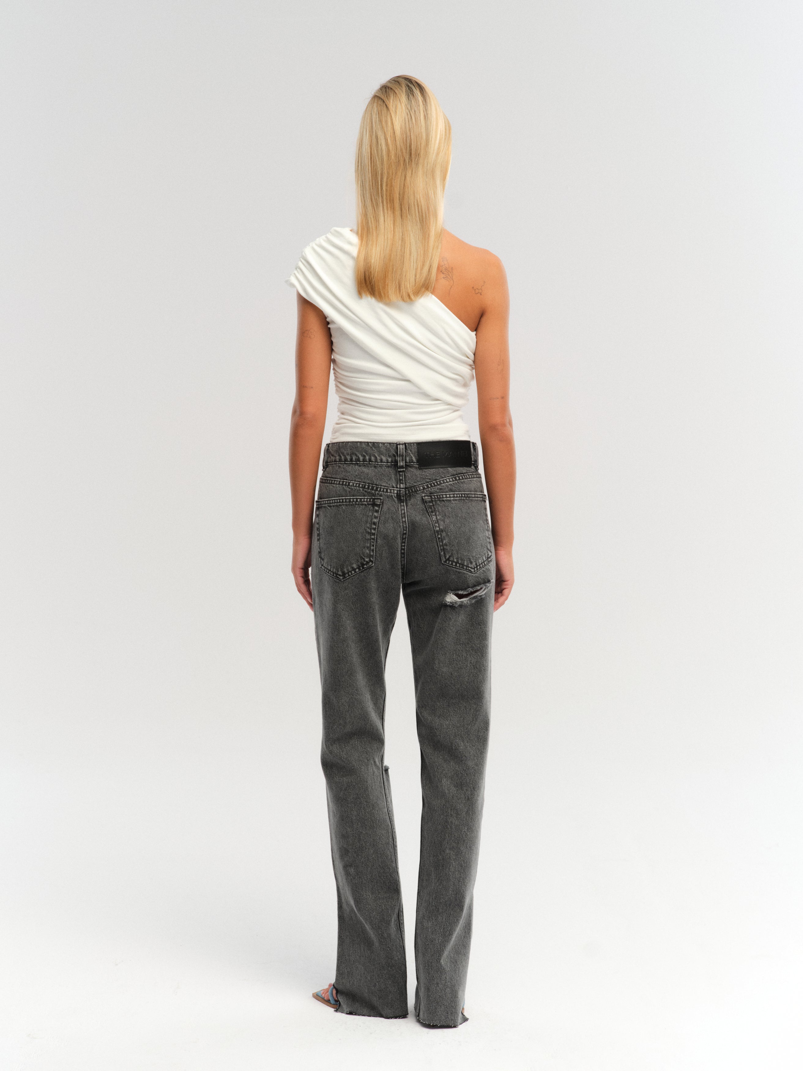 NARO TOP IN WHITE